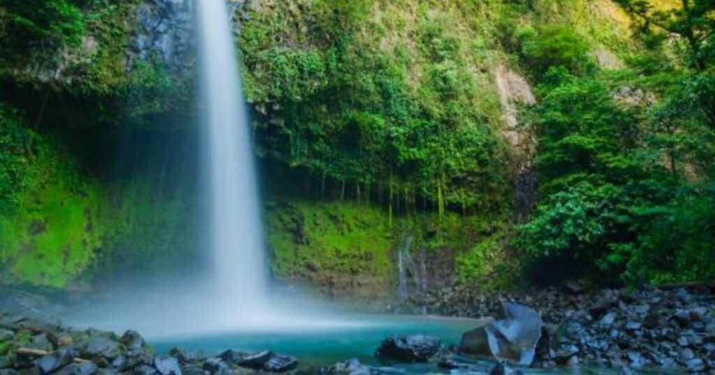 la fortuna waterfall