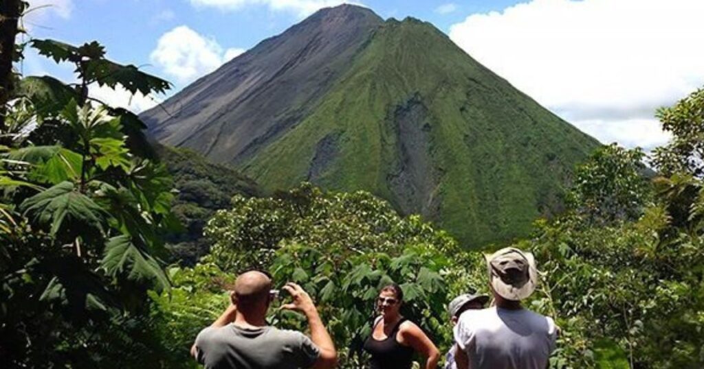 poas volcano national park