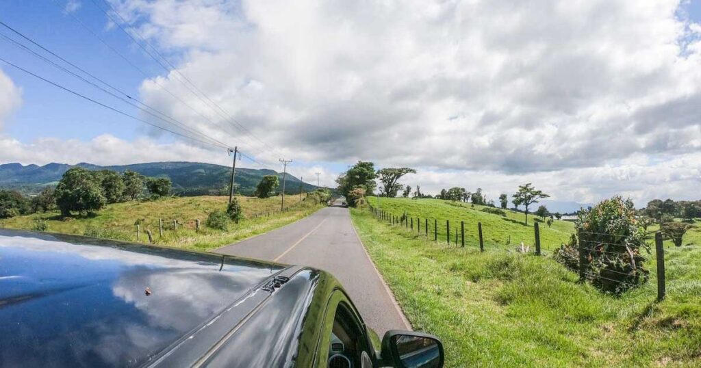 driving in costa rica using rental car