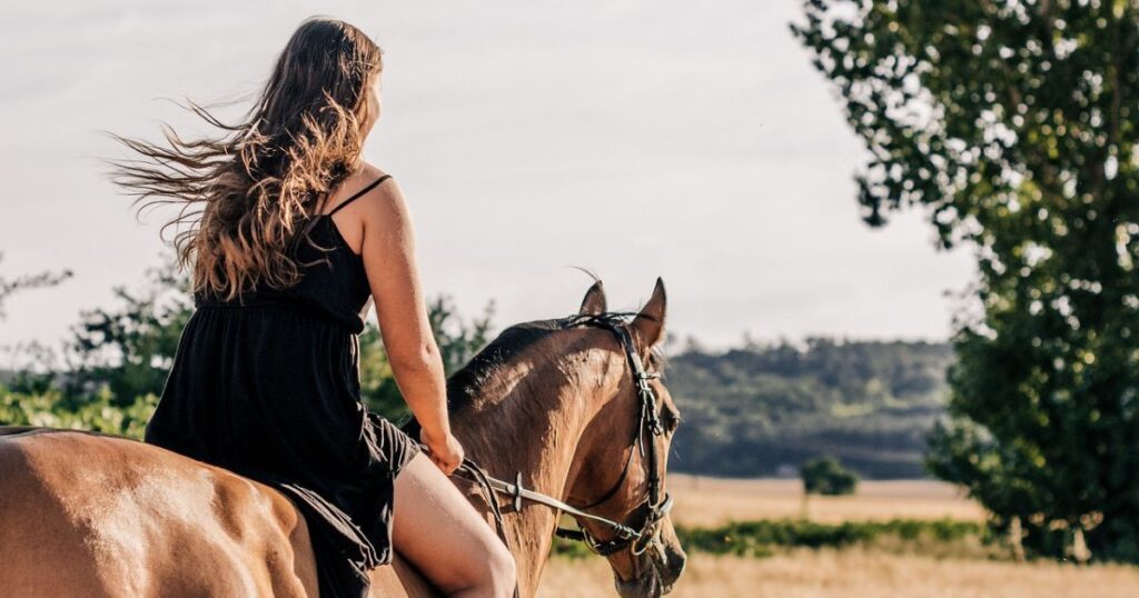 horseback riding in curubande