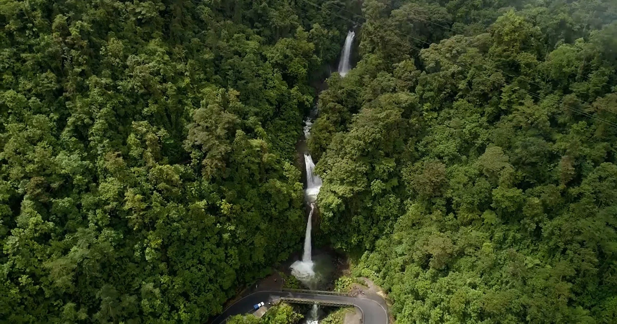 Costa Rica Road Trip Guide: Routes, Destinations & Car Rental Tips